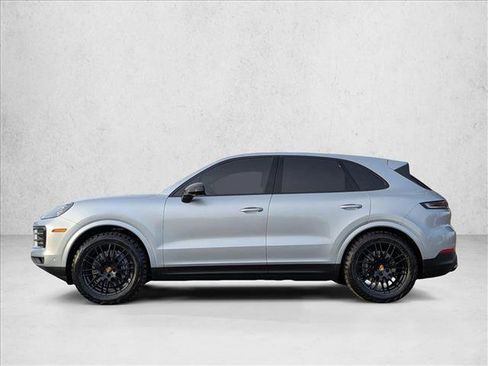 Used 2025 Porsche Cayenne image 9