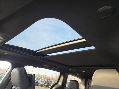 Certified 2021 Chrysler Pacifica Touring-L w/ Uconnect Theater Family Group image 32