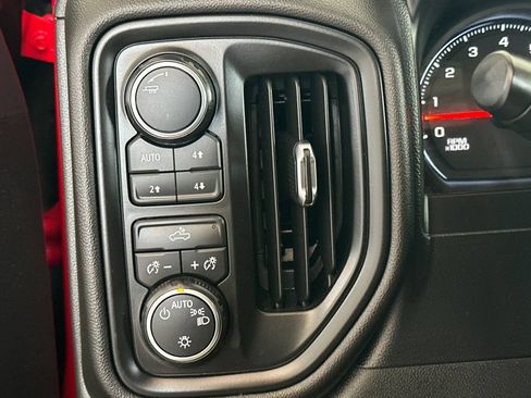 Used 2021 Chevrolet Silverado 1500 Custom Trail Boss AWD/4WD image 32