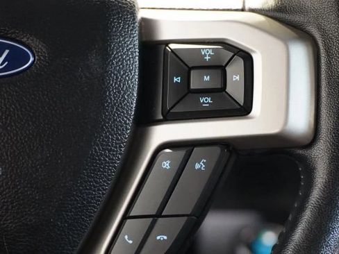 Used 2017 Ford F150 Lariat w/ Equipment Group 502A Luxury AWD/4WD image 33
