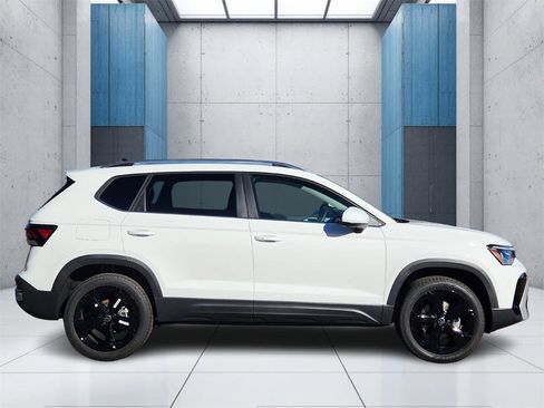 New 2026 Volkswagen Taos SEL image 27