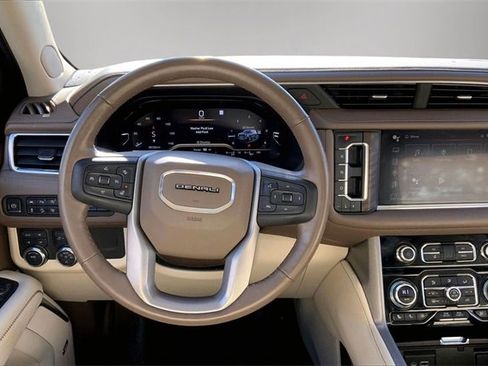 Used 2023 GMC Yukon Denali image 5