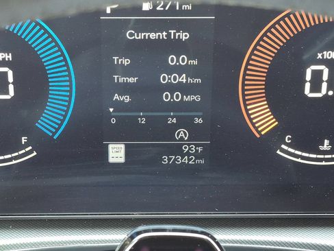 Used 2025 Hyundai Santa Fe SEL FWD image 16