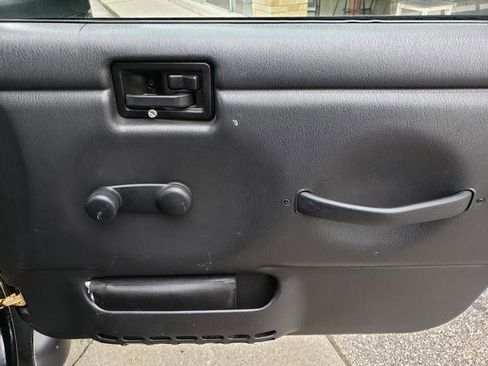 Used 2003 Jeep Wrangler Sport image 17