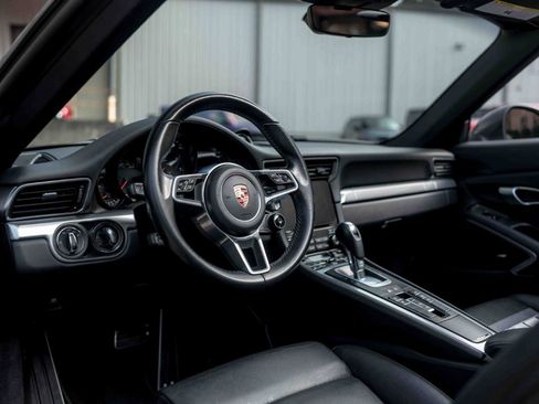 Used 2017 Porsche 911 Carrera image 2