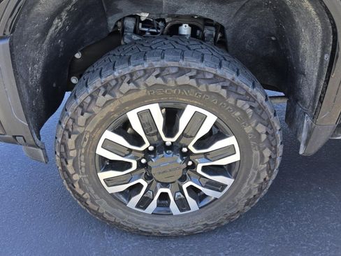 Used 2024 GMC Sierra 2500 Denali Ultimate AWD/4WD image 25