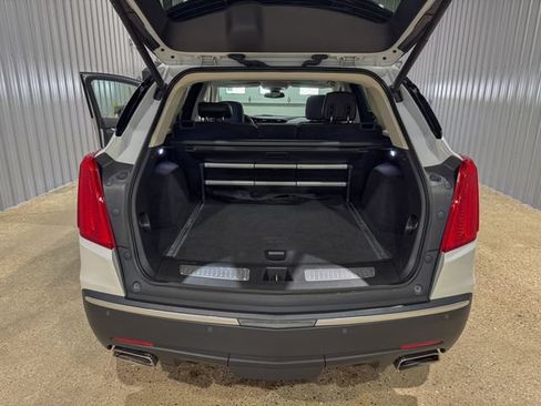 Used 2019 Cadillac XT5 Premium Luxury w/ Driver Assist Package AWD/4WD image 5