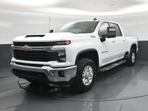 Used 2024 Chevrolet Silverado 2500 LT AWD/4WD image 31