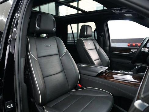 Used 2023 Cadillac Escalade Premium Luxury AWD/4WD image 42