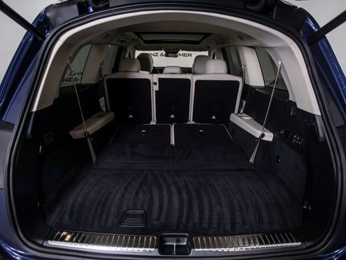 Used 2026 Mercedes-Benz GLS 580 4MATIC image 9