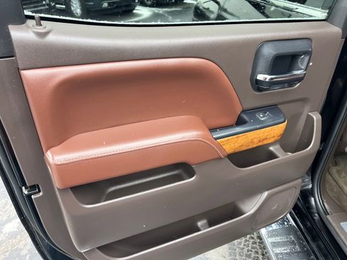 Used 2015 Chevrolet Silverado 1500 High Country w/ High Country Premium Package image 21