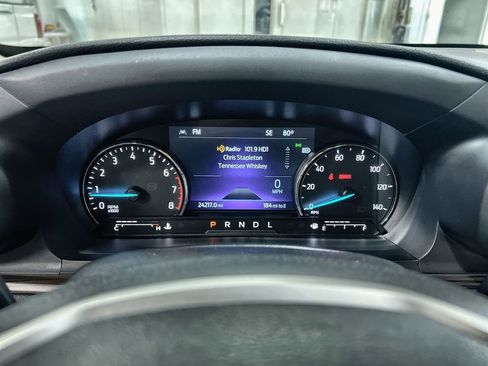 Used 2022 Ford Explorer Limited w/ Equipment Group 301A AWD/4WD image 17