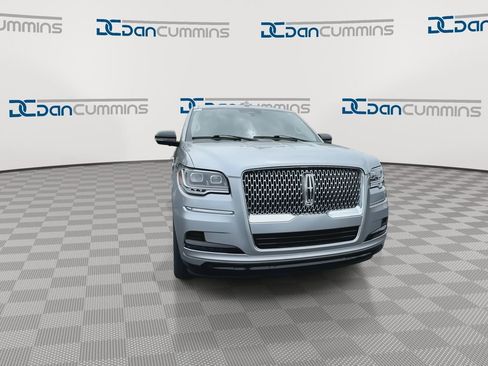Used 2023 Lincoln Navigator L Reserve AWD/4WD image 3