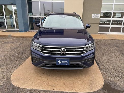 Used 2023 Volkswagen Tiguan SE w/ Panoramic Sunroof Package AWD/4WD image 3