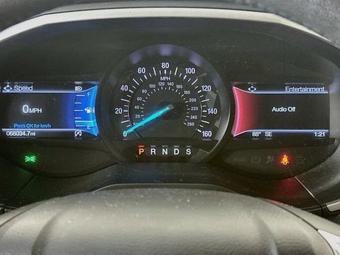 Used 2020 Ford Edge SEL FWD image 2