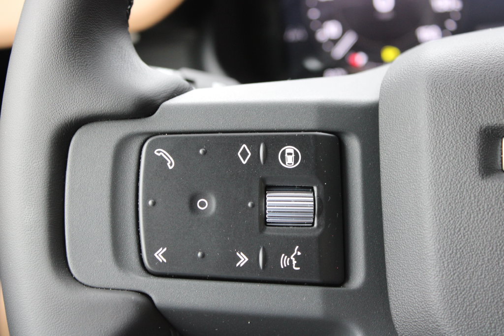 New 2026 Land Rover Defender 130 X-Dynamic SE AWD/4WD image 16