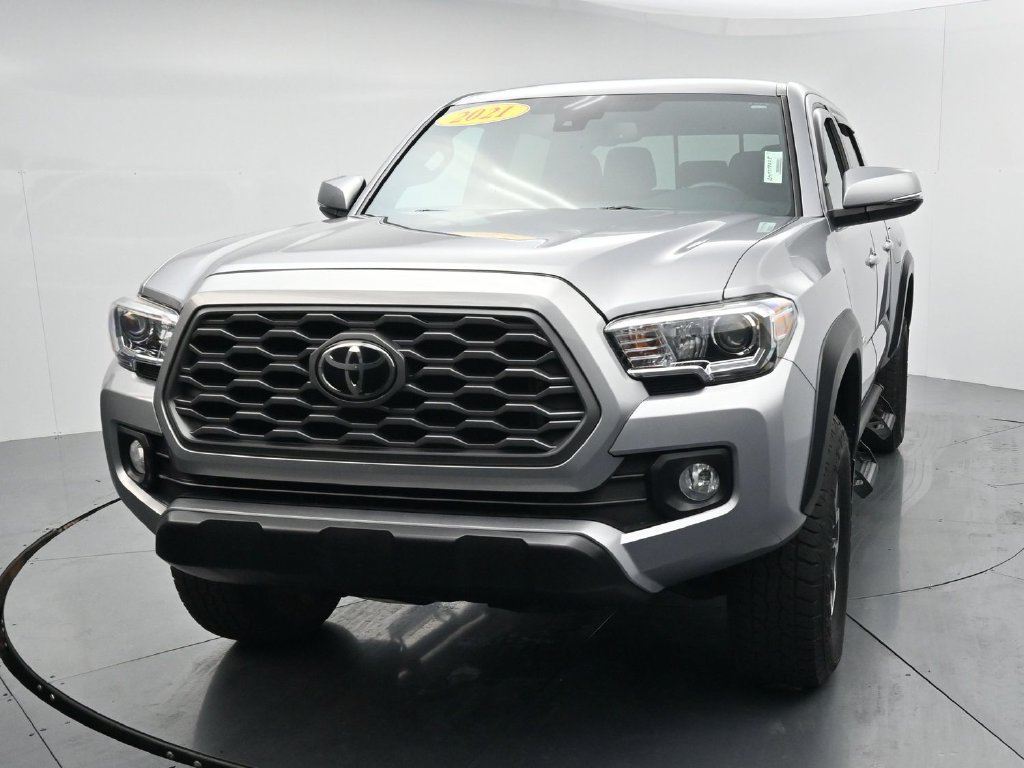 Used 2021 Toyota Tacoma TRD Off-Road AWD/4WD image 3