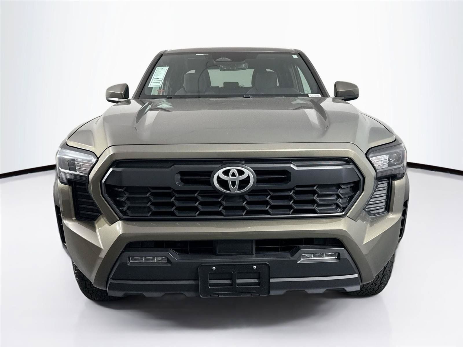 Used 2024 Toyota Tacoma TRD Off-Road AWD/4WD image 8