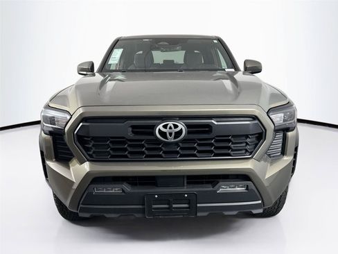 Certified 2024 Toyota Tacoma TRD Off-Road AWD/4WD image 8