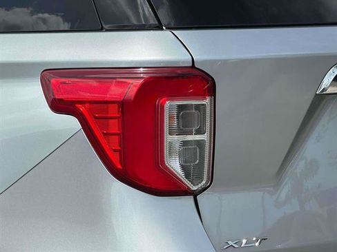 Used 2023 Ford Explorer XLT w/ Equipment Group 202A AWD/4WD image 9