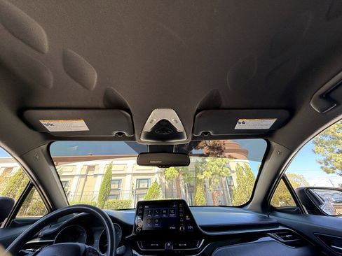 Used 2019 Toyota C-HR LE FWD image 31