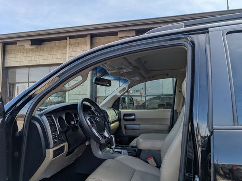 Used 2015 Toyota Sequoia Limited image 13