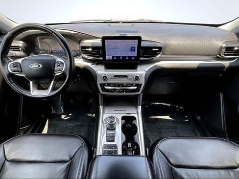 Certified 2021 Ford Explorer XLT w/ Equipment Group 202A image 16