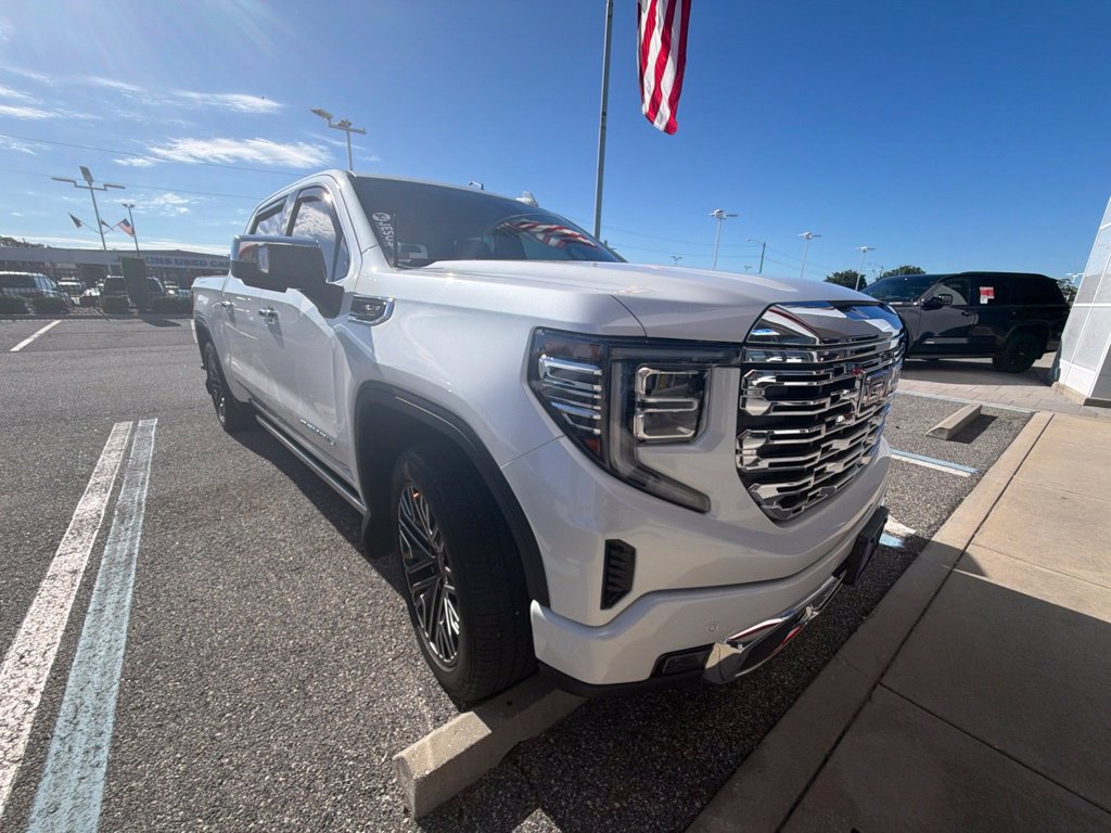 Used 2024 GMC Sierra 1500 Denali w/ Denali Reserve Package AWD/4WD image 8