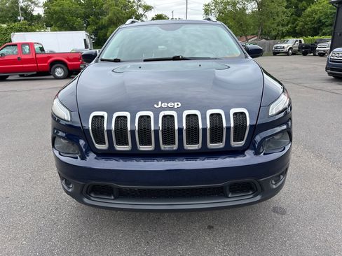 Used 2015 Jeep Cherokee Latitude w/ Cold Weather Group AWD/4WD image 8