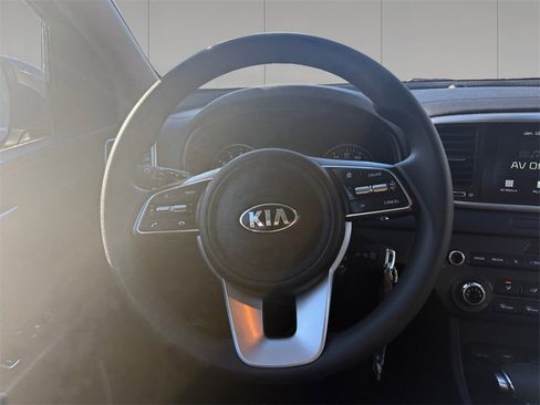 Used 2020 Kia Sportage LX image 13
