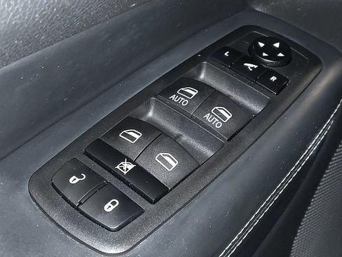 Used 2016 Jeep Grand Cherokee Overland image 27