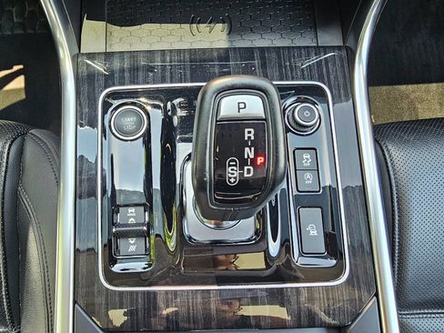 Used 2020 Jaguar XE S image 26