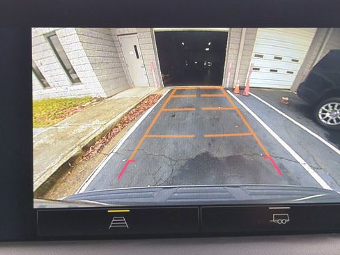 Used 2024 Chevrolet Tahoe LT image 18