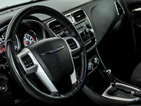 Used 2013 Chrysler 200 Touring FWD image 15