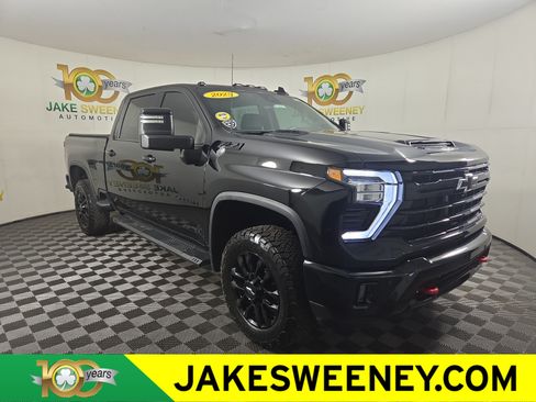 Used 2025 Chevrolet Silverado 2500 LTZ w/ LTZ Plus Package AWD/4WD image 1