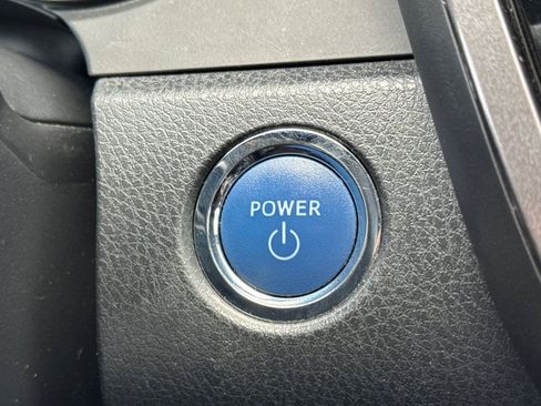 Used 2022 Toyota Camry SE FWD image 27
