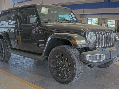 Used 2022 Jeep Wrangler Unlimited Sahara image 4
