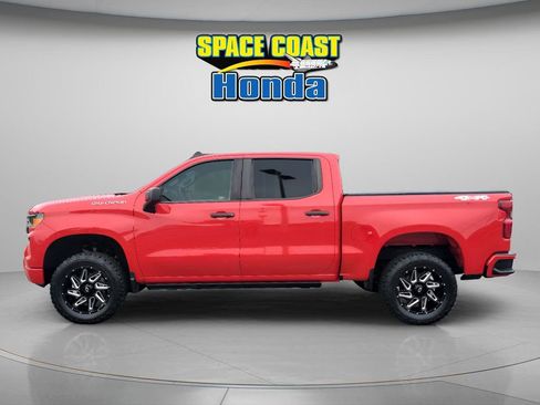 Used 2023 Chevrolet Silverado 1500 Custom image 6