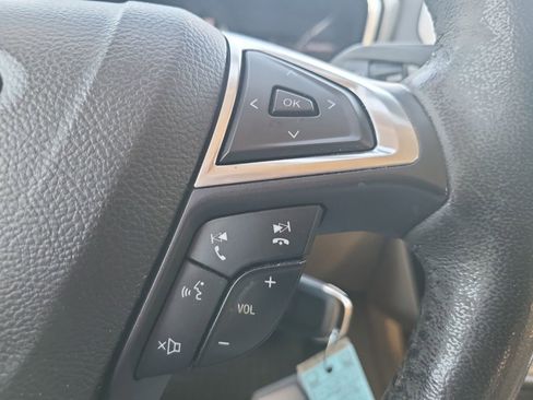 Used 2014 Ford Fusion SE w/ Equipment Group 202A image 25