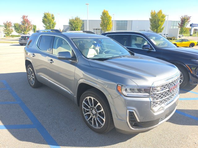 Used 2020 GMC Acadia Denali w/ Technology Package AWD/4WD image 1