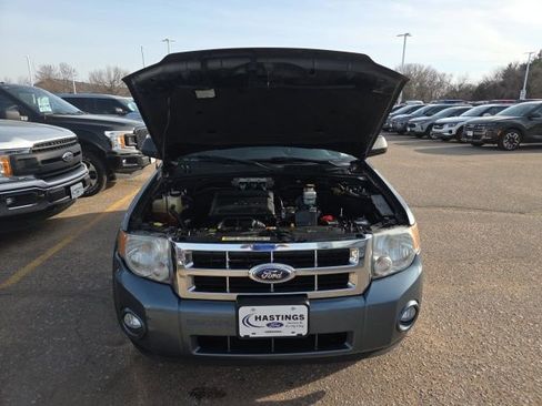 Used 2011 Ford Escape XLT w/ Class II Trailer Tow Pkg image 11