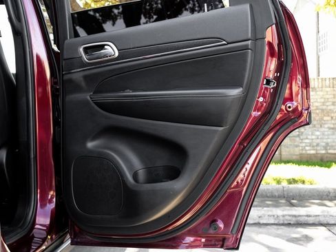 Used 2017 Jeep Grand Cherokee Limited image 55