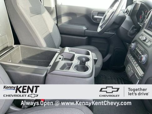 Used 2025 Chevrolet Silverado 1500 Custom image 17