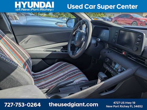 Used 2025 Hyundai Elantra Sport image 6