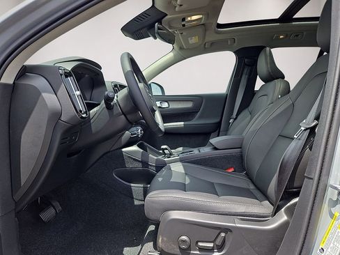 New 2026 Volvo XC40 B4 Core FWD image 23