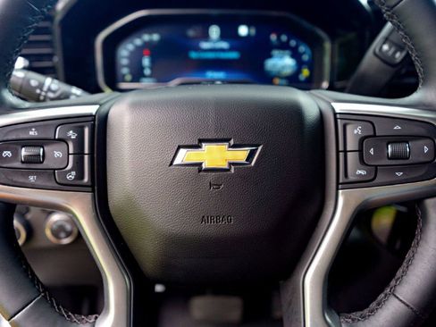Used 2023 Chevrolet Silverado 1500 LT RWD image 12