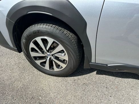 Used 2025 Subaru Outback Limited image 11