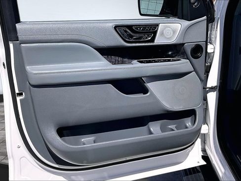 Used 2019 Lincoln Navigator L Reserve AWD/4WD image 13