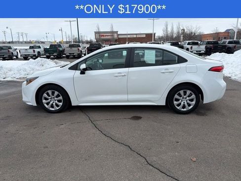 Used 2024 Toyota Corolla LE image 7