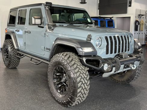 Used 2024 Jeep Wrangler Unlimited Sport image 2